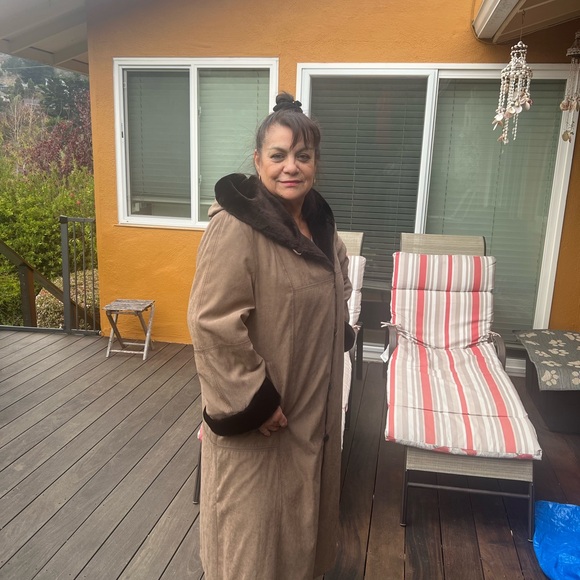 Plush Warm Brown Hooded Jacket Reasonable offers👍 - Picture 13 of 16